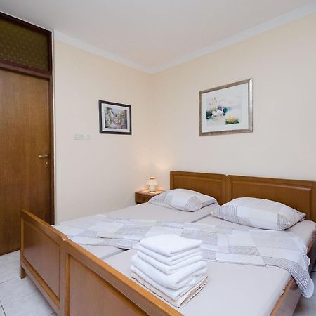 Apartments Drago Баньоле Екстериор снимка