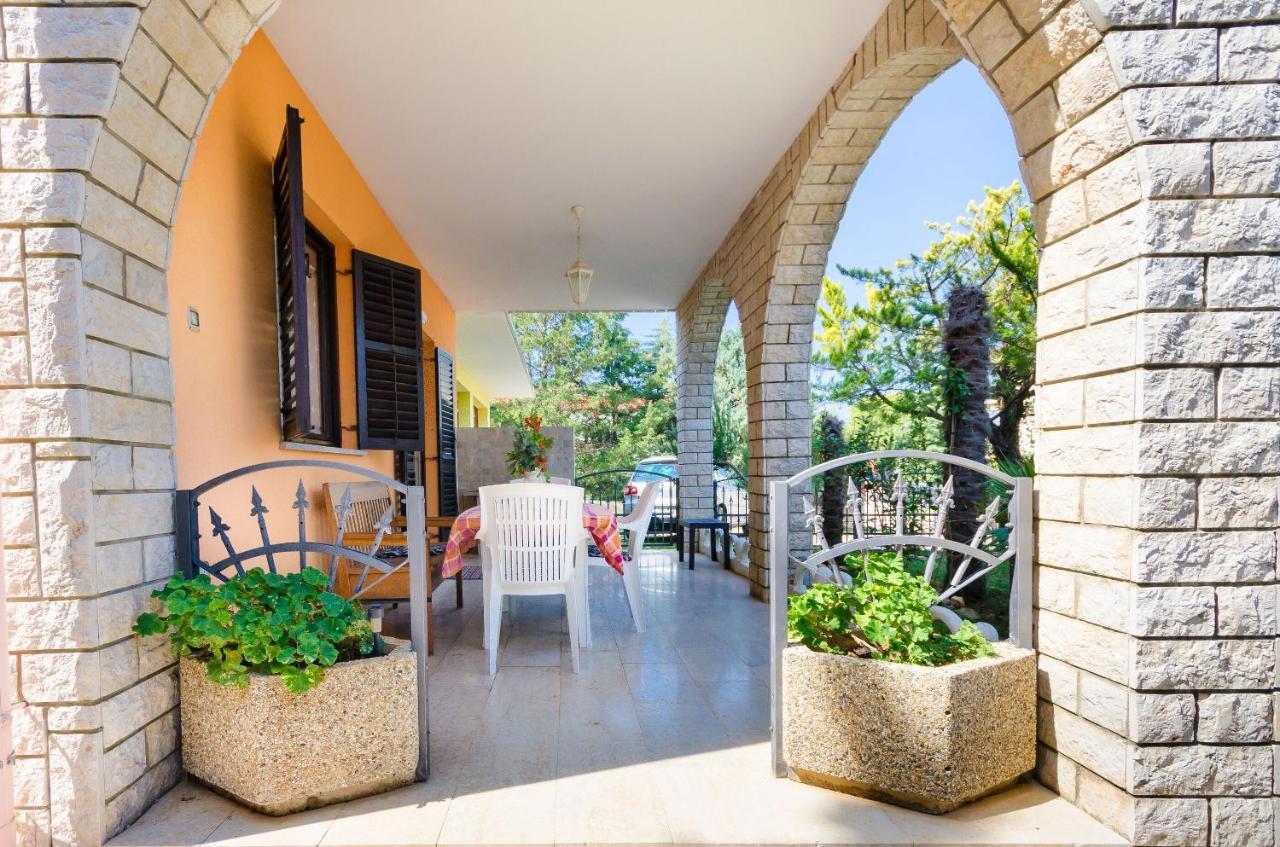Apartments Drago Баньоле Екстериор снимка