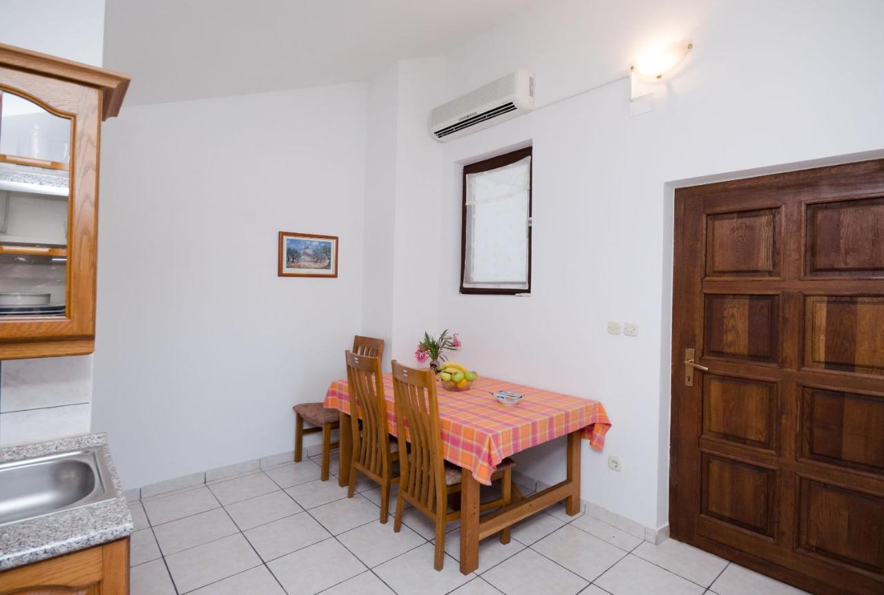 Apartments Drago Баньоле Екстериор снимка