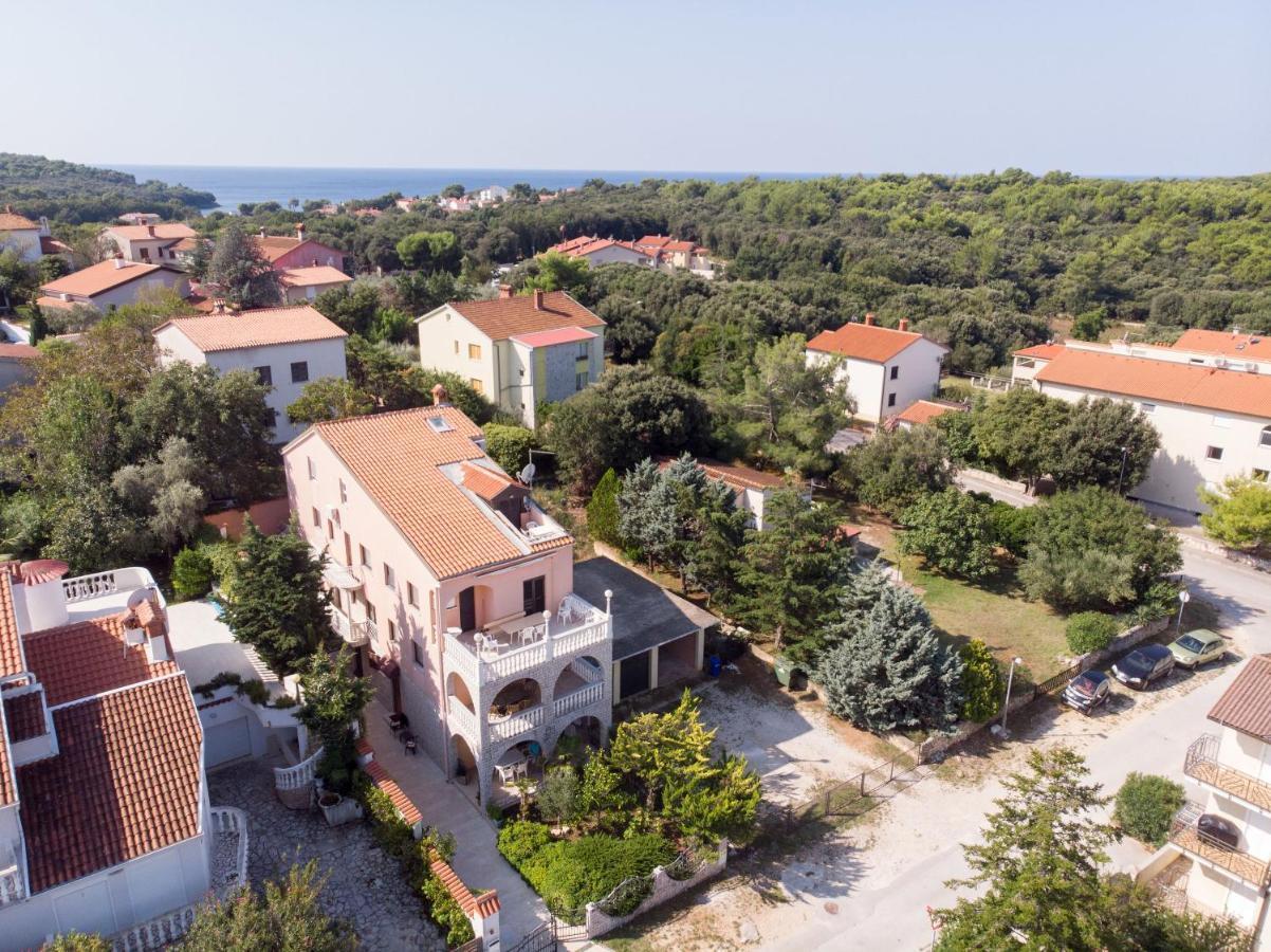 Apartments Drago Баньоле Екстериор снимка